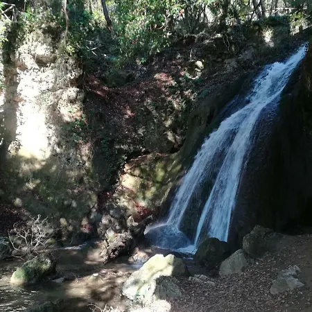 Il Sentiero Nel Bosco Alojamento de Acomodação e Pequeno-almoço Foligno