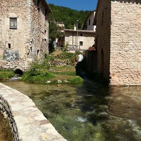 Il Sentiero Nel Bosco Bed & Breakfast *